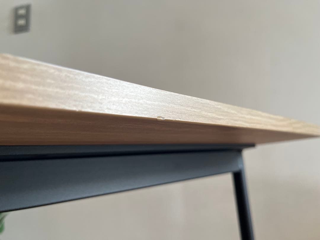 コクヨ　サイドテーブル　8.8万　デスク　シンプルモダン　グッドデザイン賞　北欧