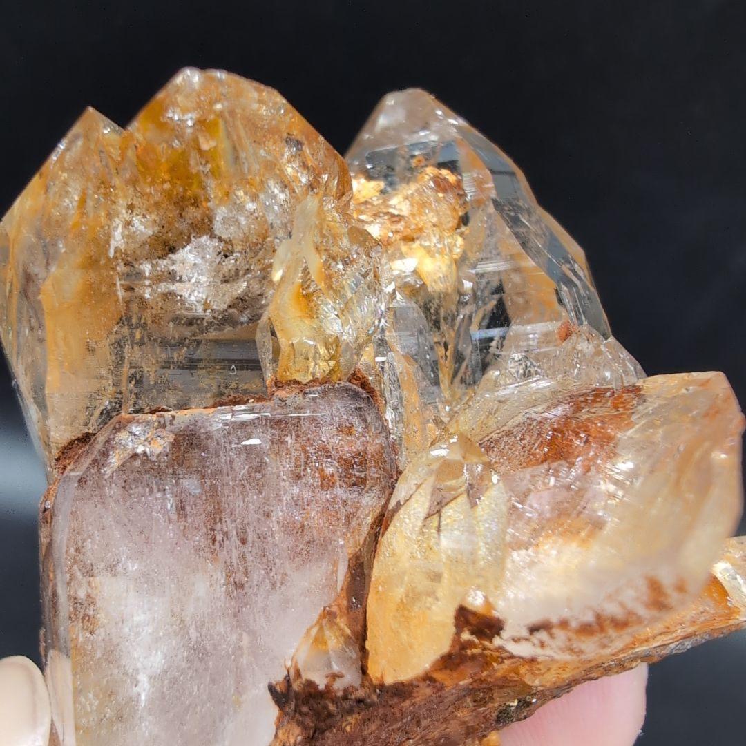 高品質 ガネッシュヒマール産　水晶　ポイント D