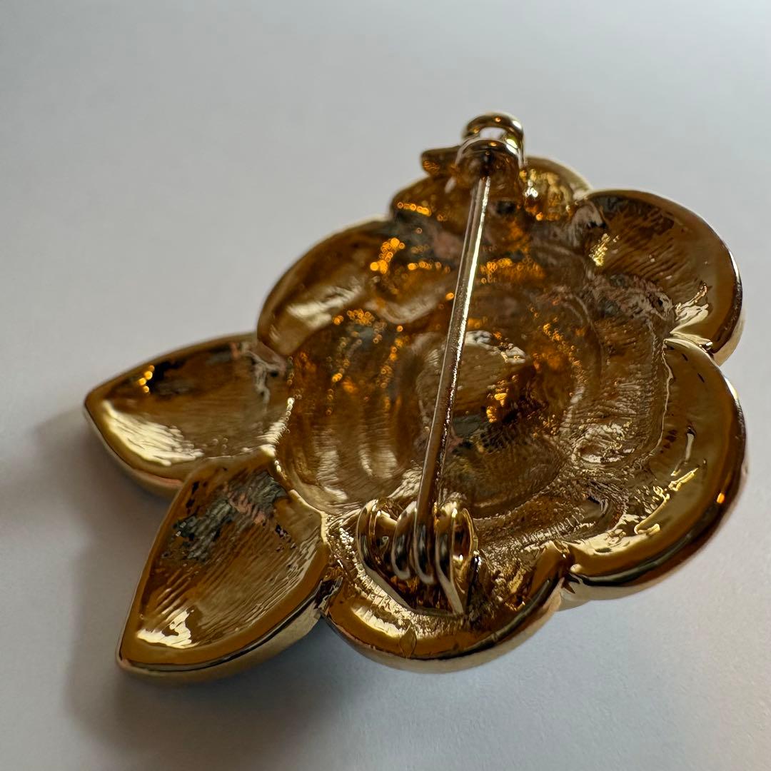 CHANEL シャネル　ブローチ　カメリア　花　ヴィンテージ　バラ　ピンバッジ