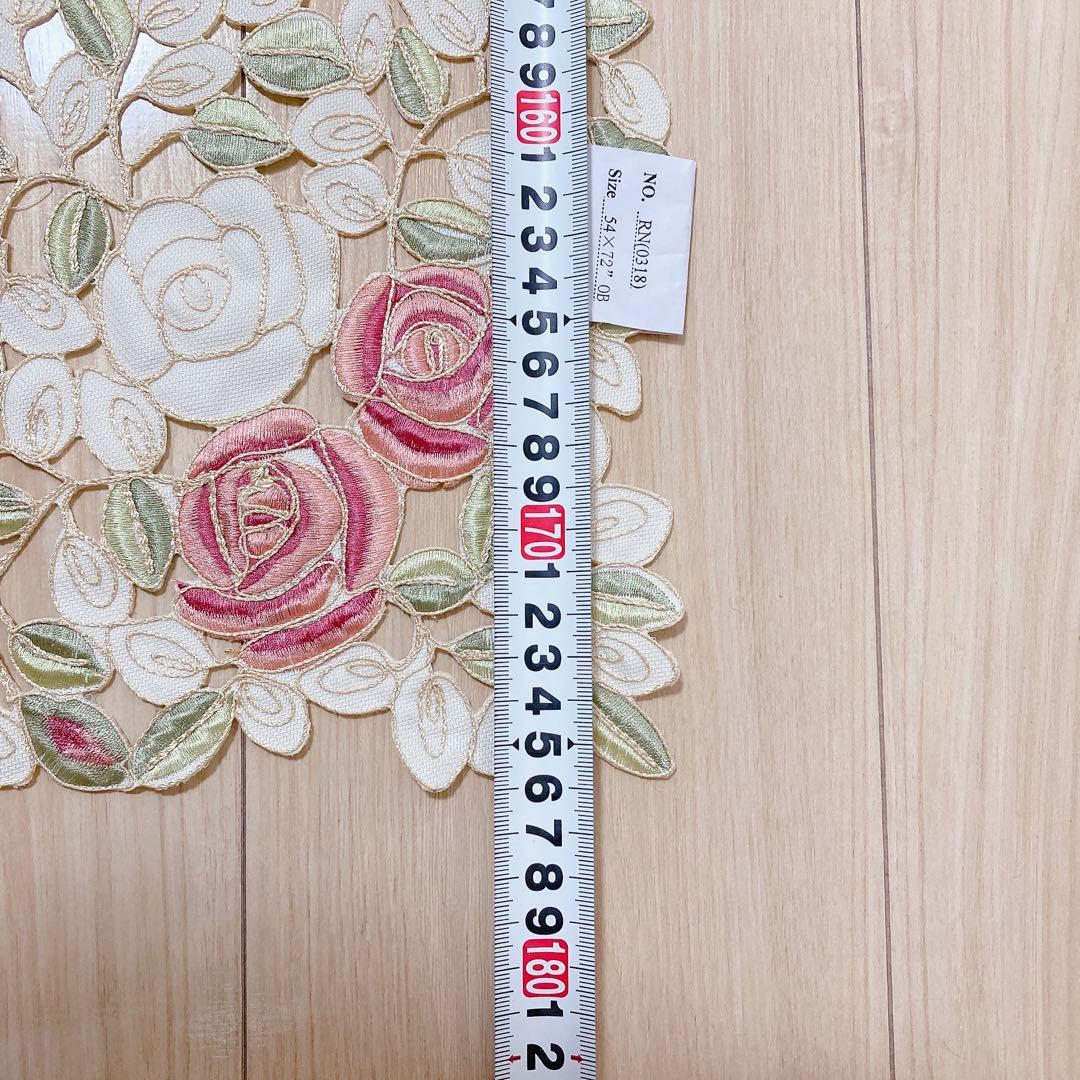 花柄刺繍(薔薇)　テーブルクロス 175×130cm 未使用品