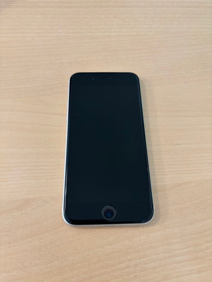 iPhoneSE (第3世代) 64GB SIMフリー スターライト