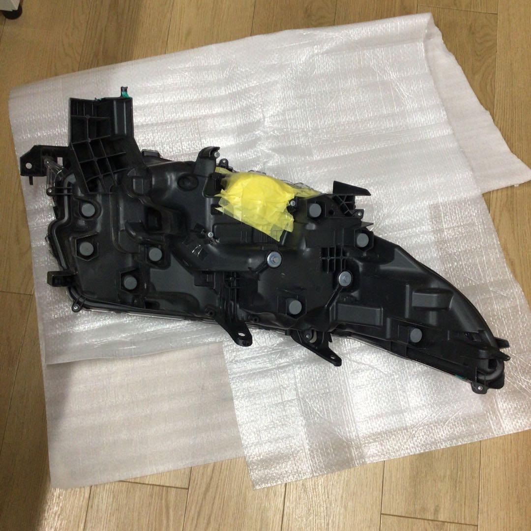 アルファード(AYH30)・左3眼ヘッドランプユニット（ジャンク品）