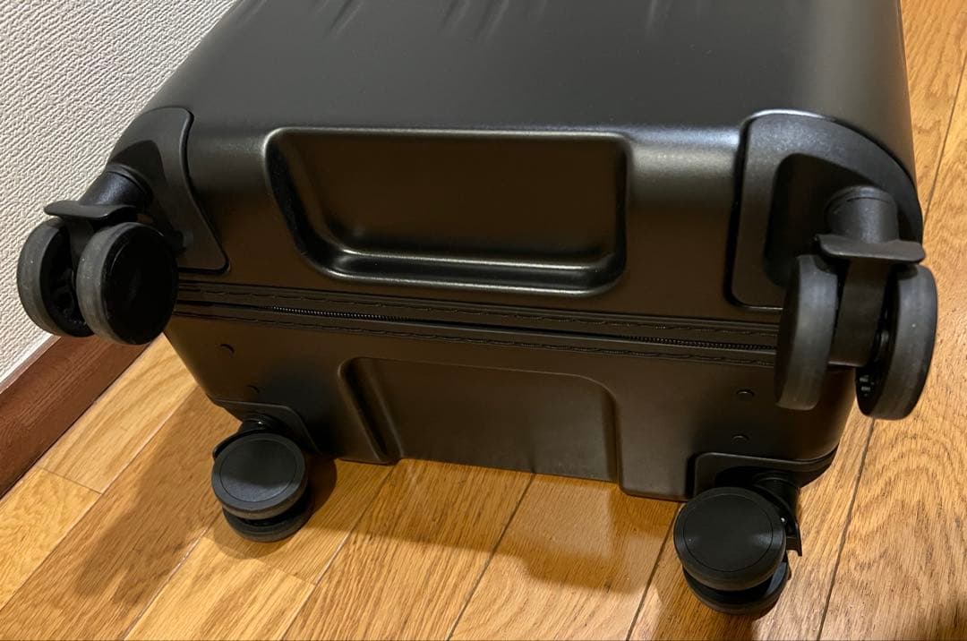 新品未使用　VELO ヴェーロ　伸縮型　スーツケース　三段階サイズ可変式