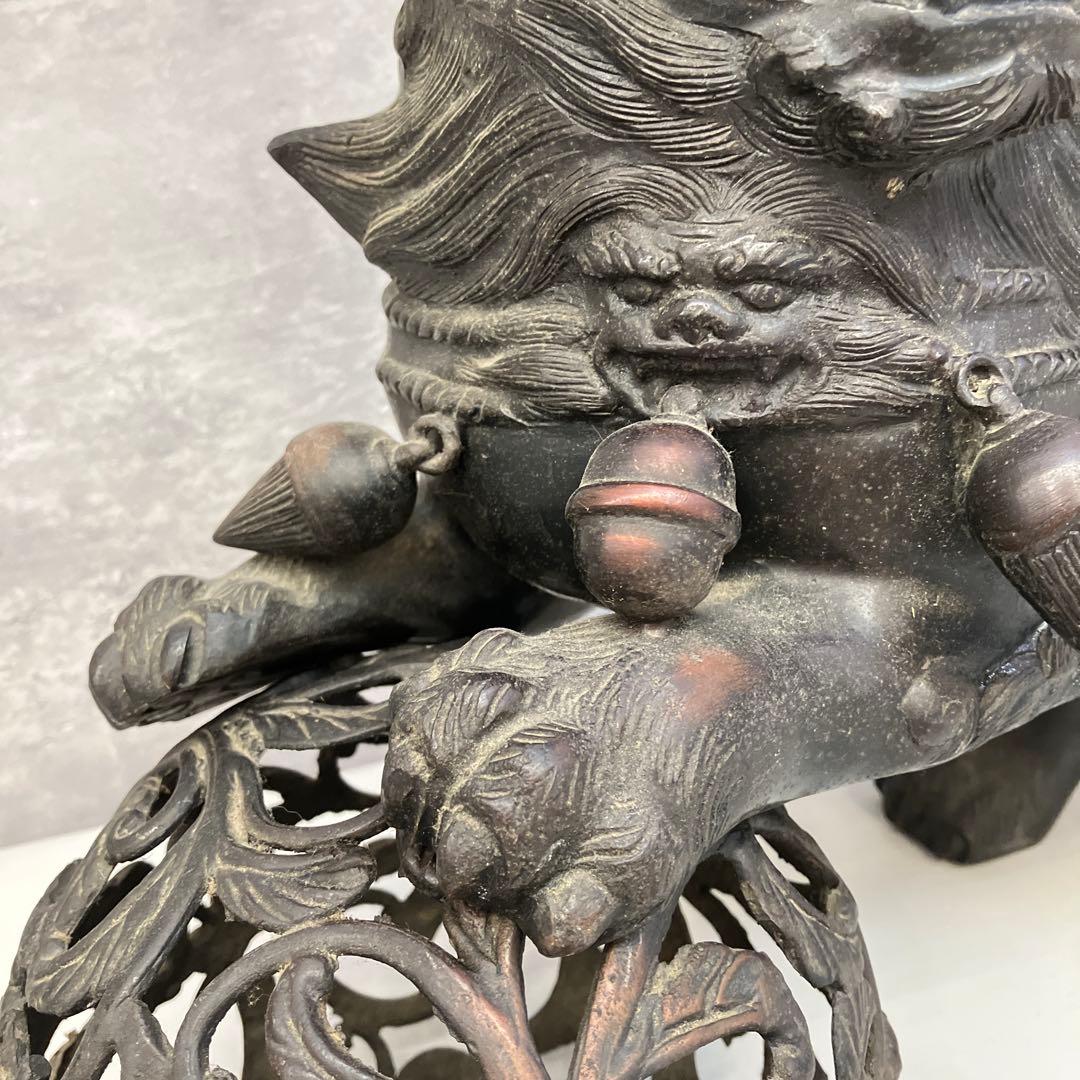 昭和レトロ 金属製 玉乗り獅子 シーサー 縁起物 置物 オブジェ 金属工芸