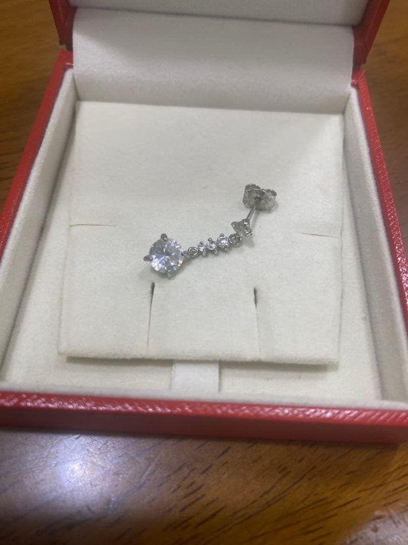 ダイヤモンド　0.5ct 片耳ピアス