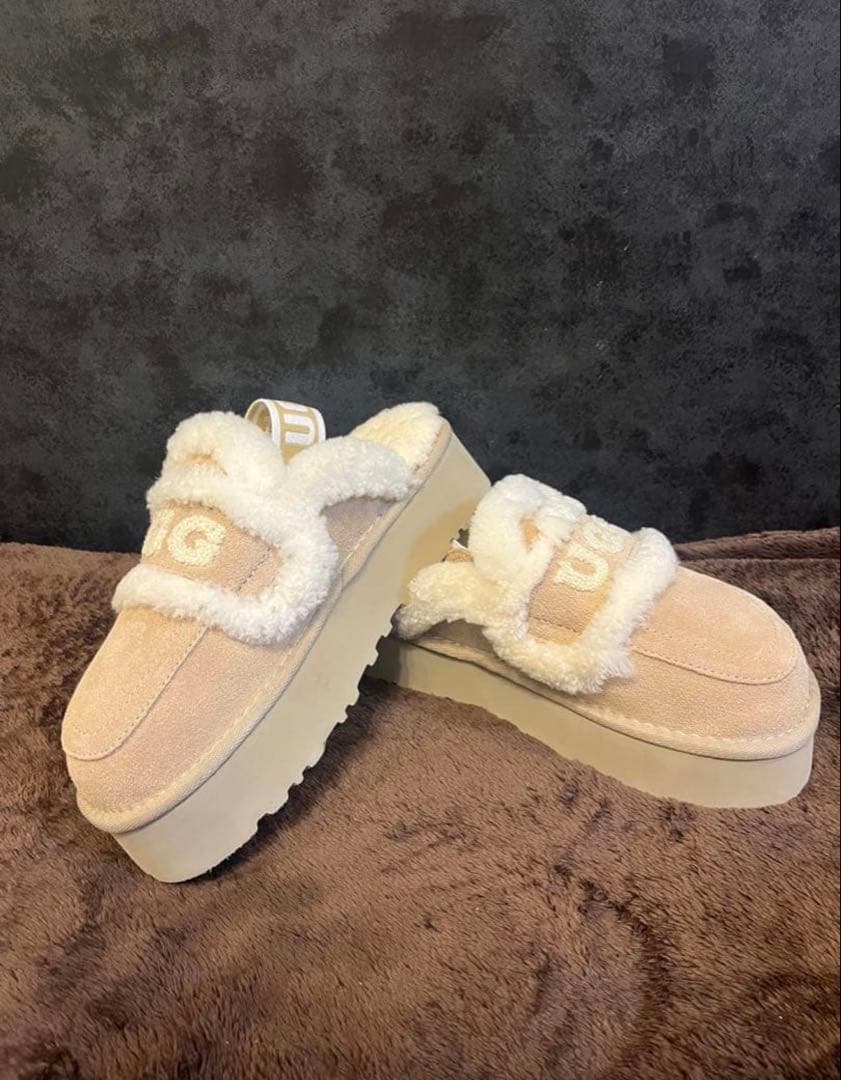 UGG アグ　ベージュ 厚底サボサンダル　ブーツ 24CM