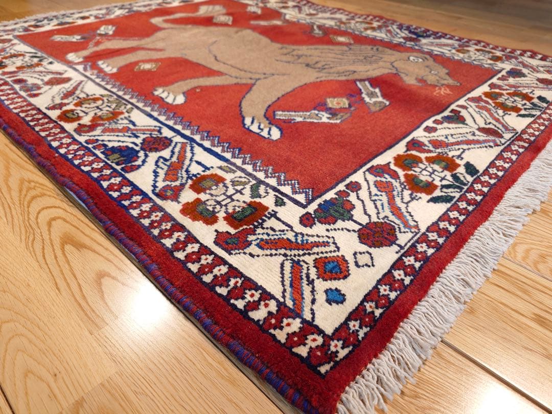 ペルシャ　トライバルラグ　115×95 茜色　ライオン　鳥　花