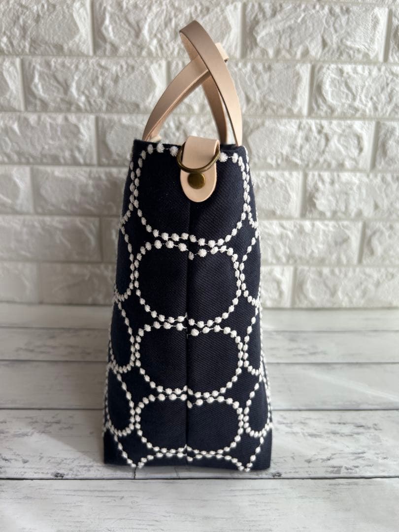 【847】ミナペルホネンタンバリントートバッグ ネイビー　持ち手ヌメ革製