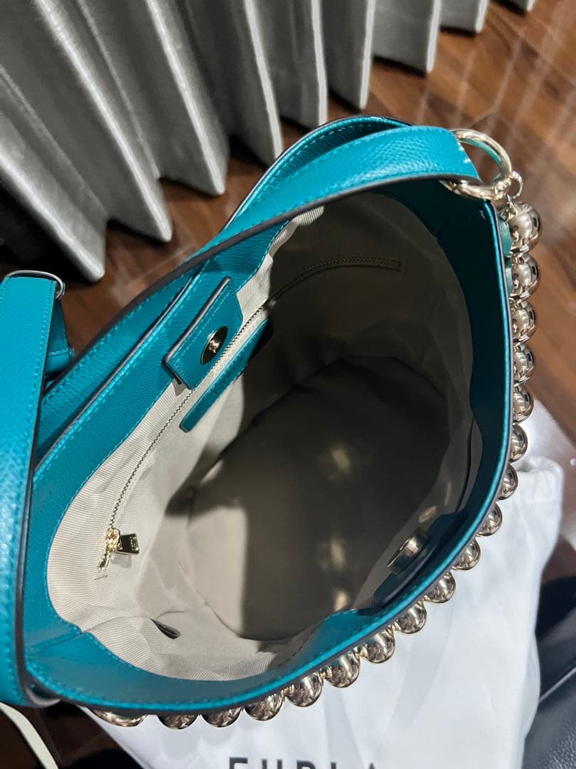FURLA ティール レザー ショルダーバッグ