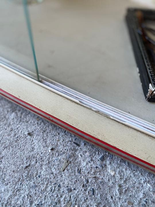 ビンテージ アールガラスの飾り棚