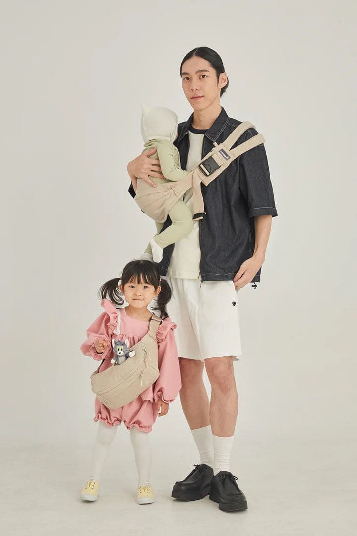 モカ　ほぼ新品　グスケット365抱っこ紐Plus ベージュ