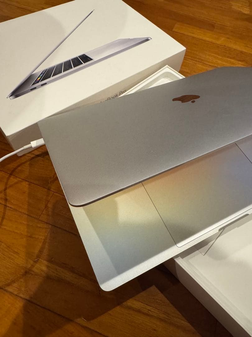 Apple MacBook Pro 15-inch (2017) 本体