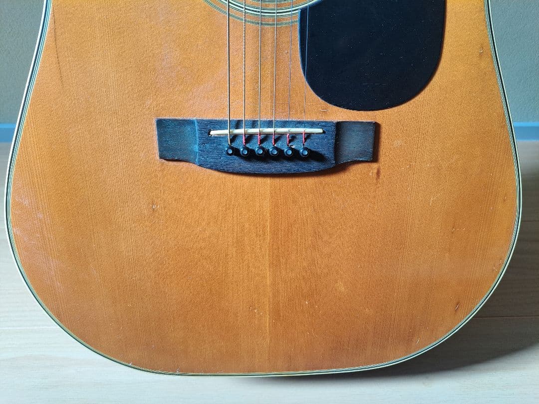 ま*ち様 YAMAKI 縦ロゴ　アコースティックギター