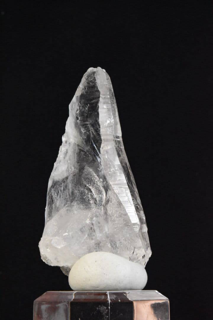 パキスタン スカルドゥ産 トレモライトインクォーツ