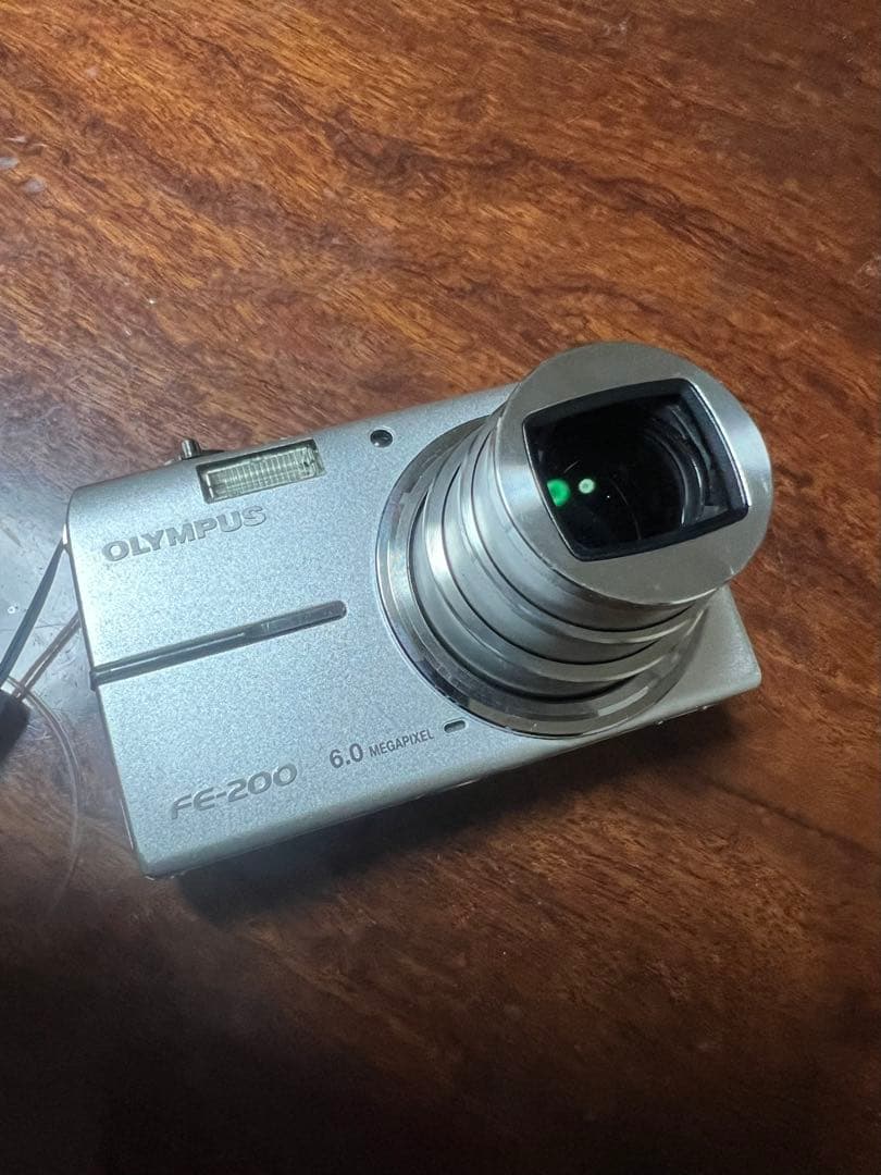 OLYMPUS FE-200 デジタルカメラ シルバー中古稼働品付属品多数