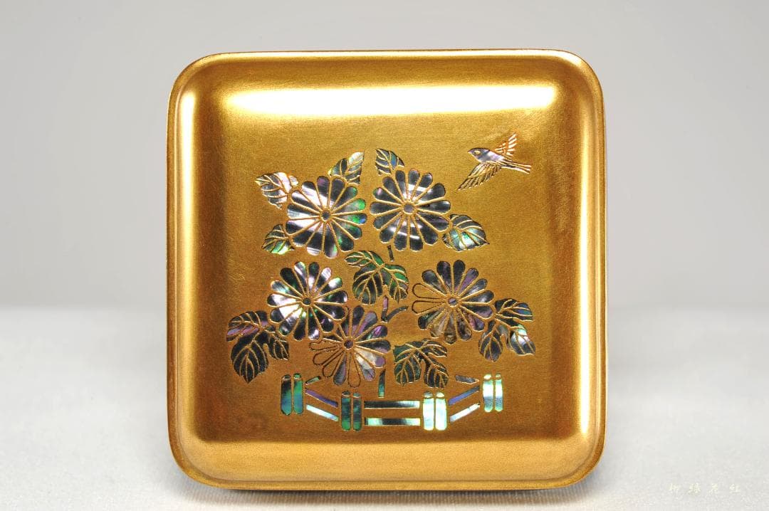 山下甫斎 菊籬蒔絵 四方 銀縁 香合 内菊蒔絵梨子地 共箱 茶道具