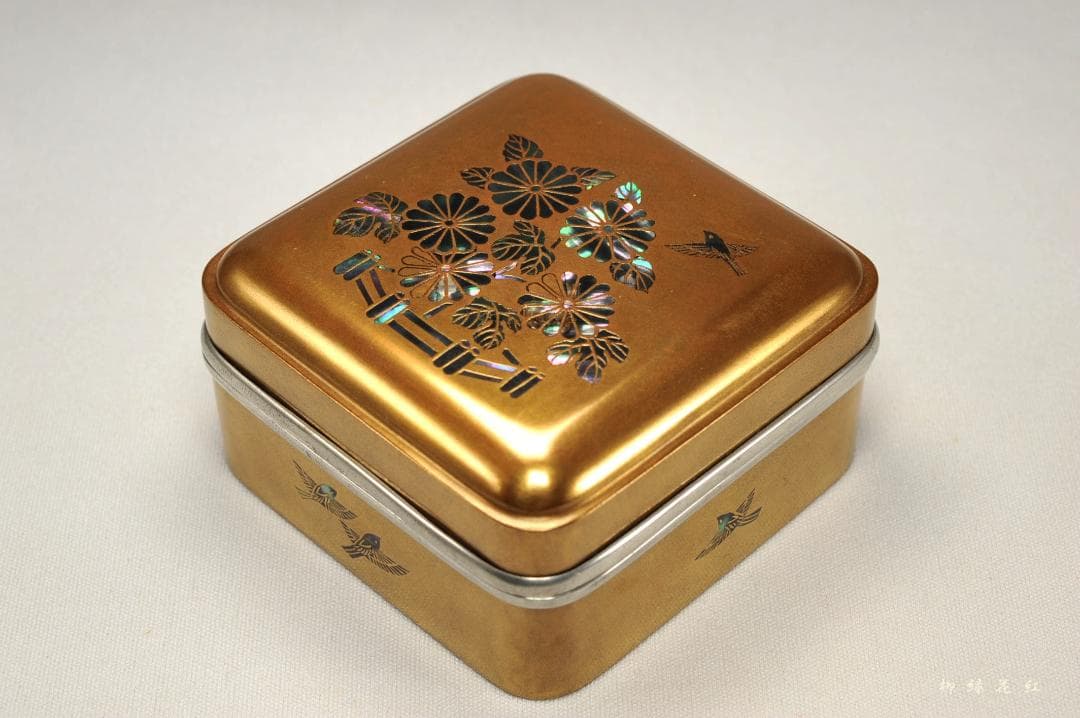 山下甫斎 菊籬蒔絵 四方 銀縁 香合 内菊蒔絵梨子地 共箱 茶道具