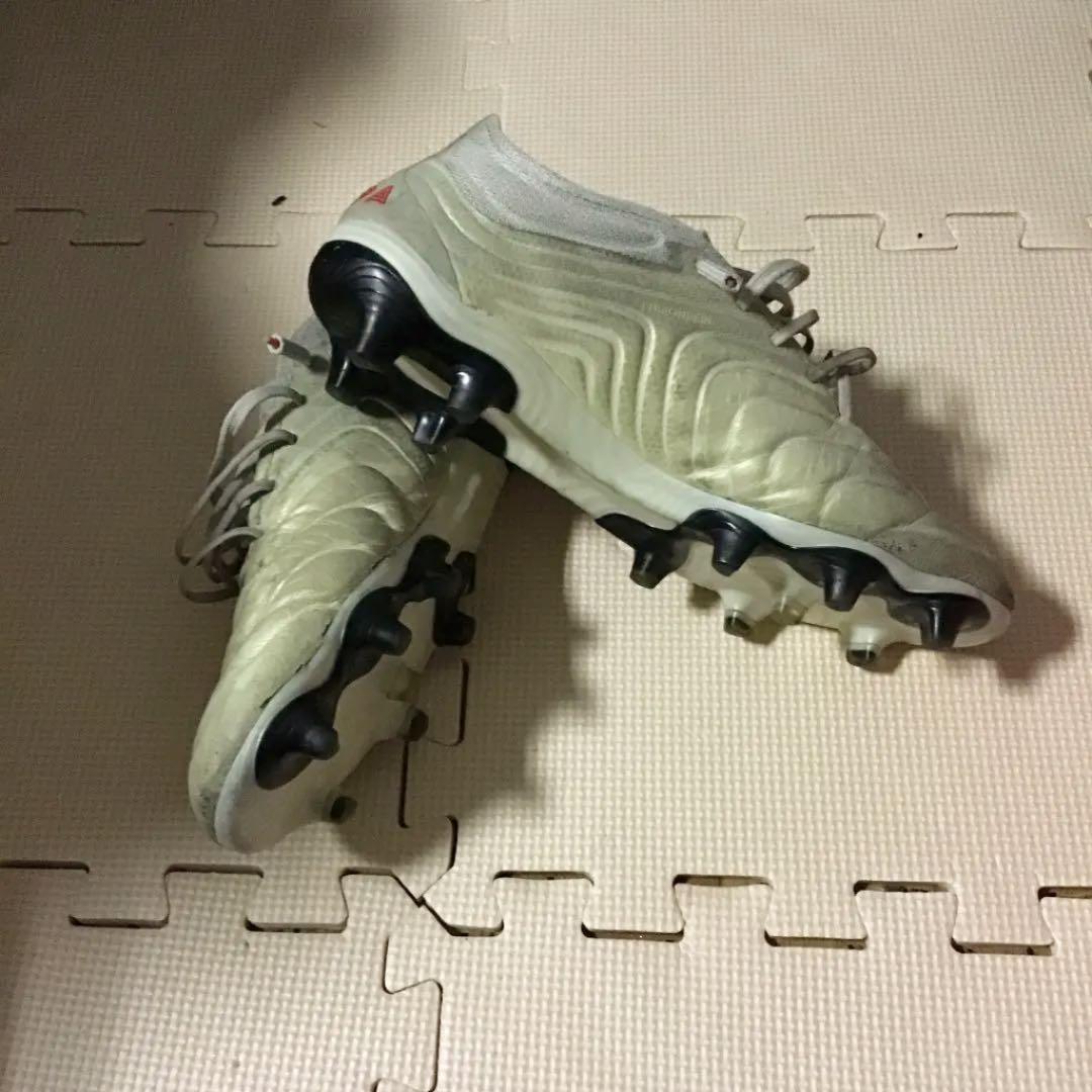 サッカースパイクアディダス　コパFG 19・1