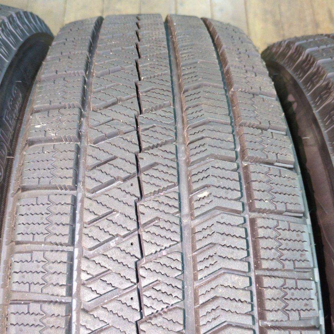ジ*ム様 手渡可　美品　2022年　9分〜　BSスタッドレス　VRX2　215/