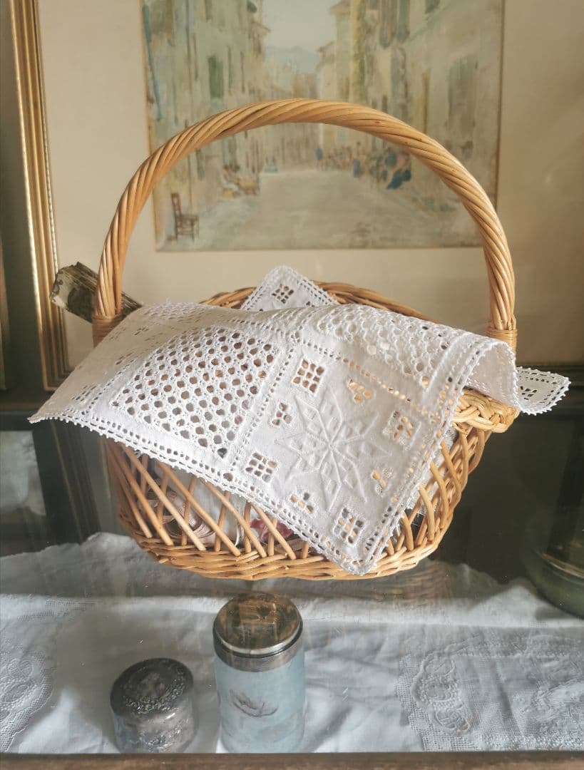 ヴィンテージ 北欧ハーダンガー/ヒデボ 白糸刺繍 ドローンワーク スクエアクロス