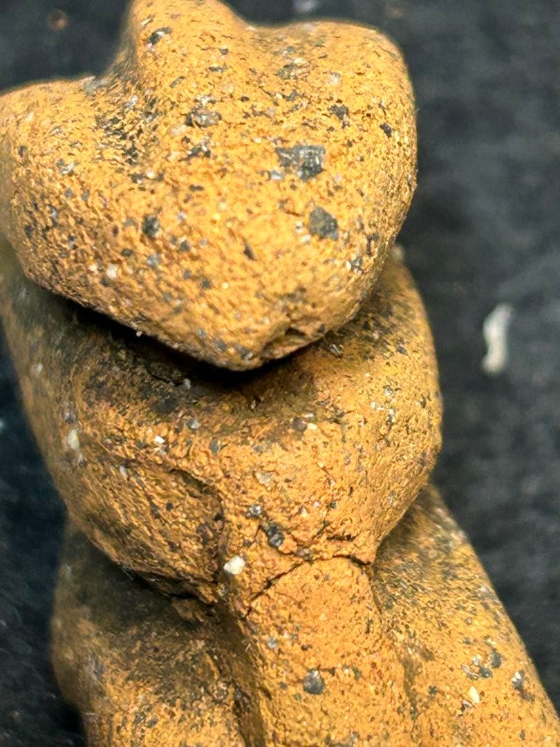 縄文土器　獣面把手と縄文土器底部