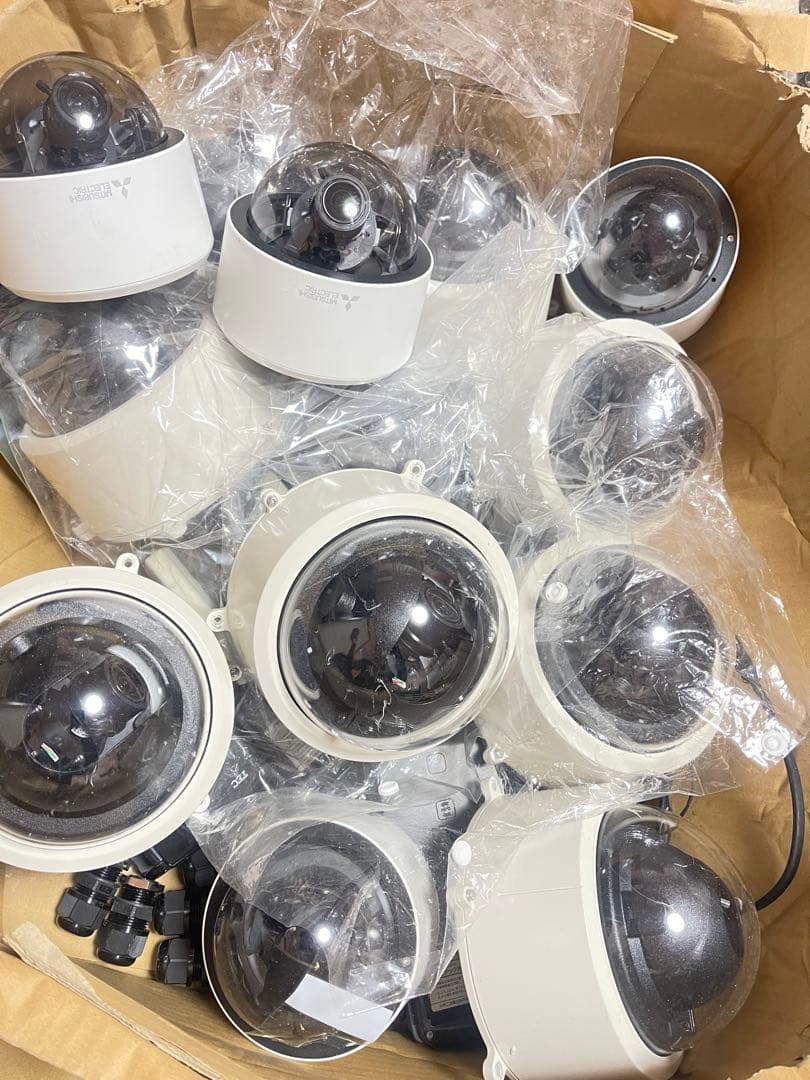 • Camera: Mitsubishi Electric