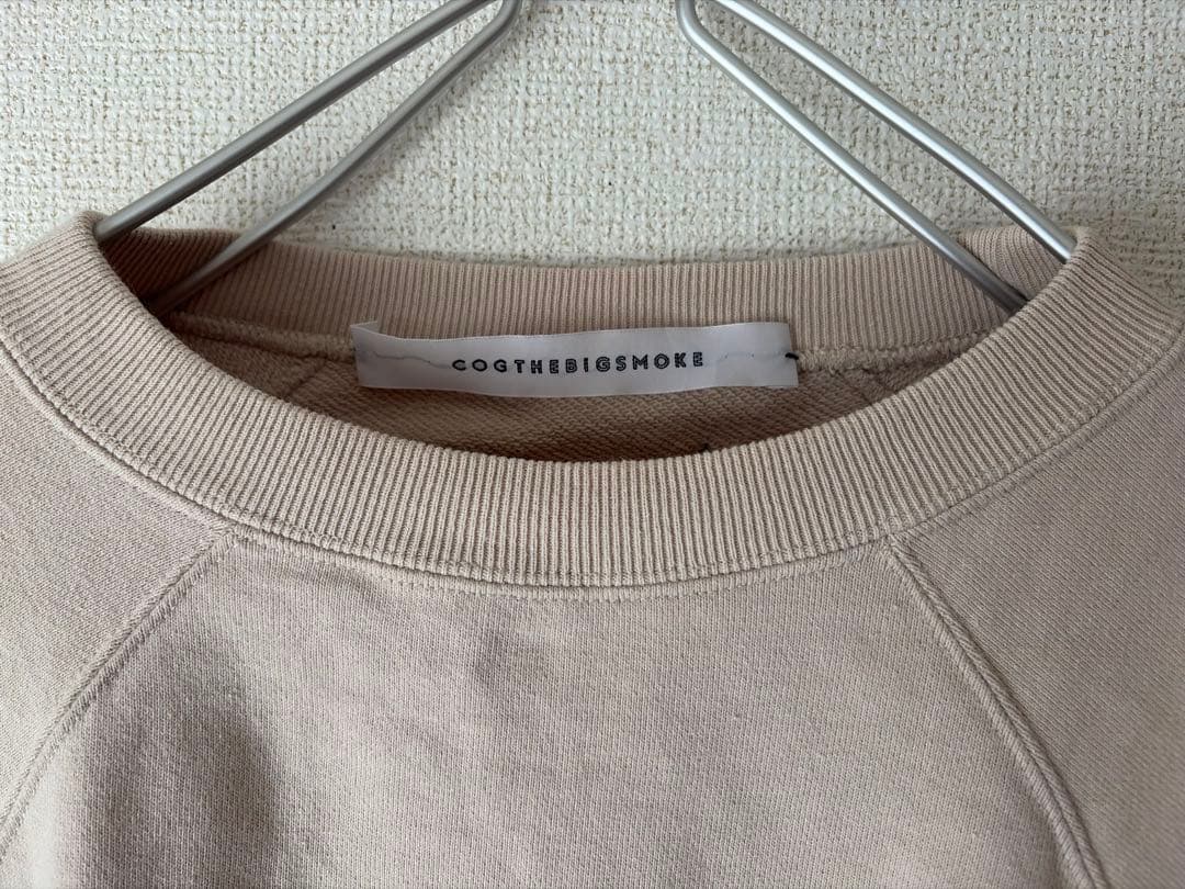 人気完売品　COGTHEBIGSMOKE ELLIS スウェット ベージュ 美品