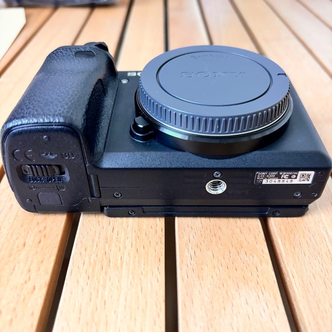 極美品 SONY ソニー α6300 ミラーレス一眼カメラ ズームレンズ付き