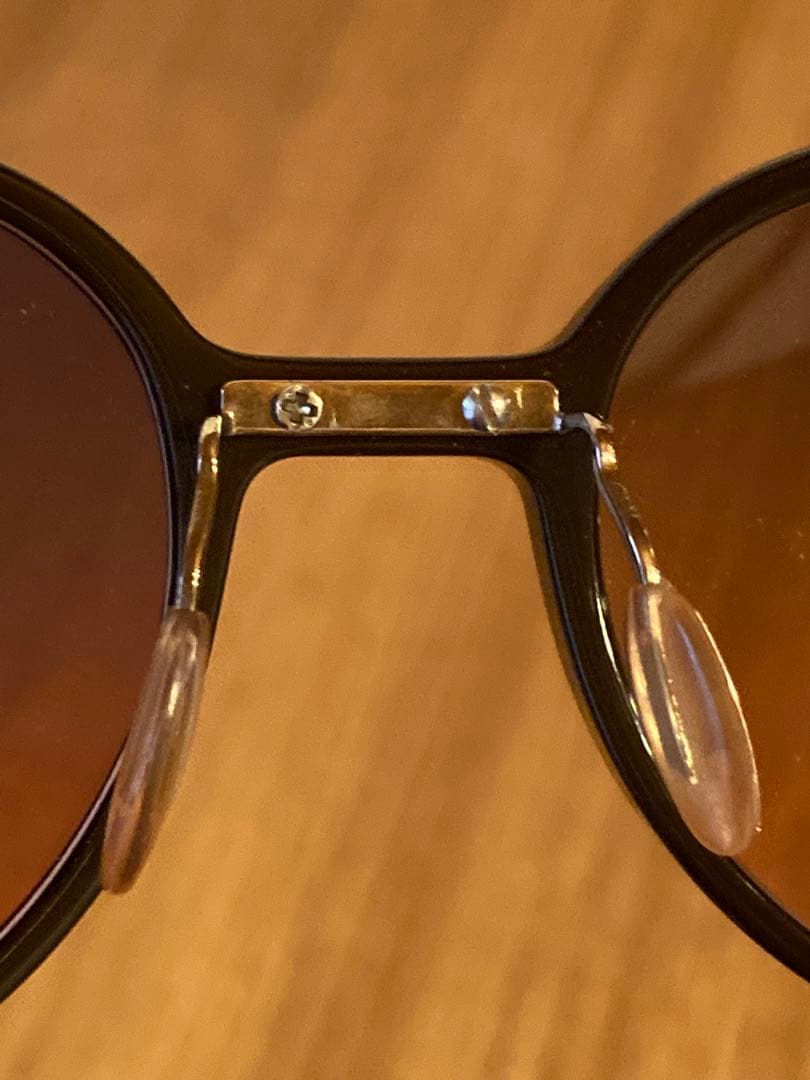 シャネル CHANEL サングラス　ロゴプレート パール飾り