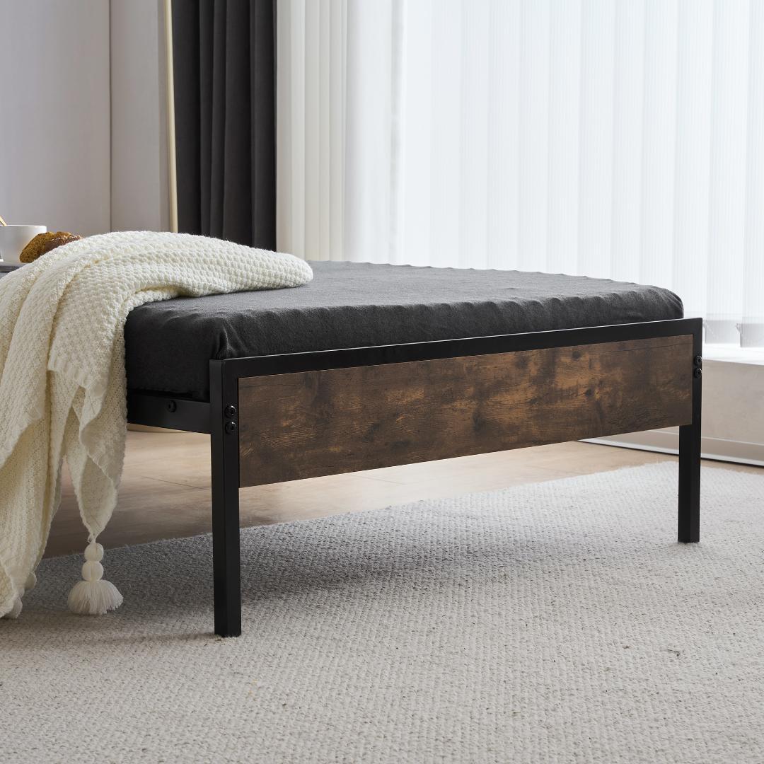 人気再入荷！D・ダブル　高級ベッドフレーム・コンセント付き