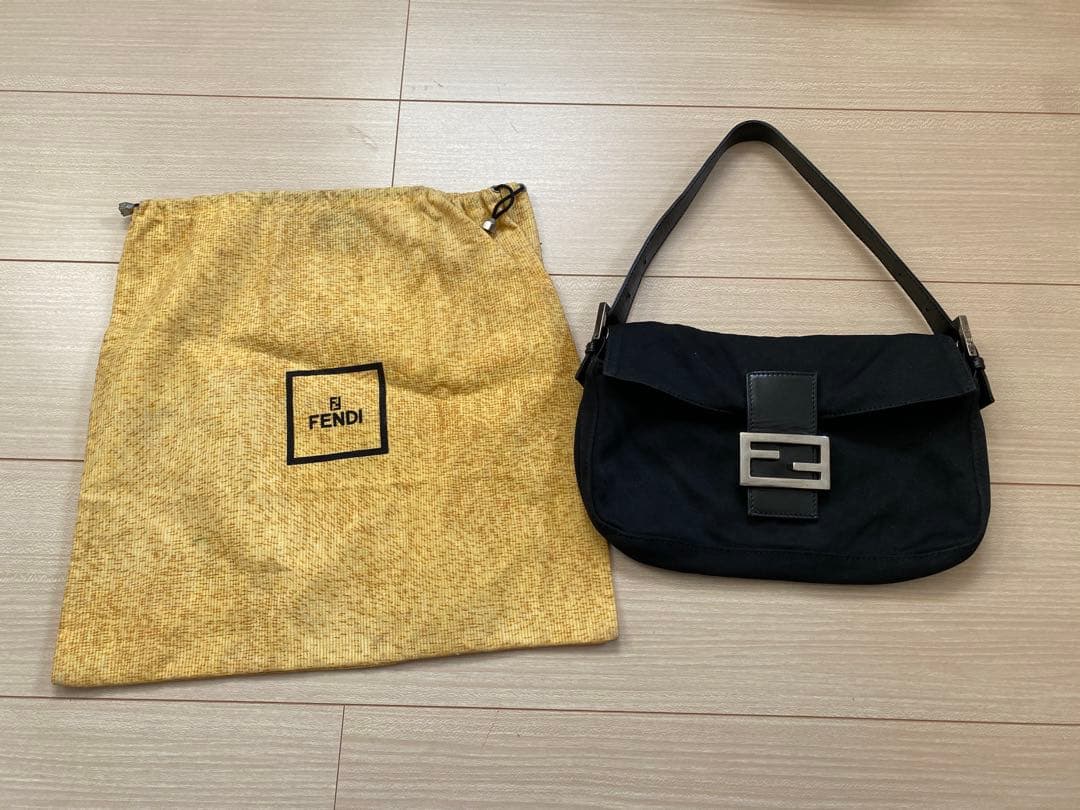 FENDI フェンディ　マンマバケット　ショルダーバッグ