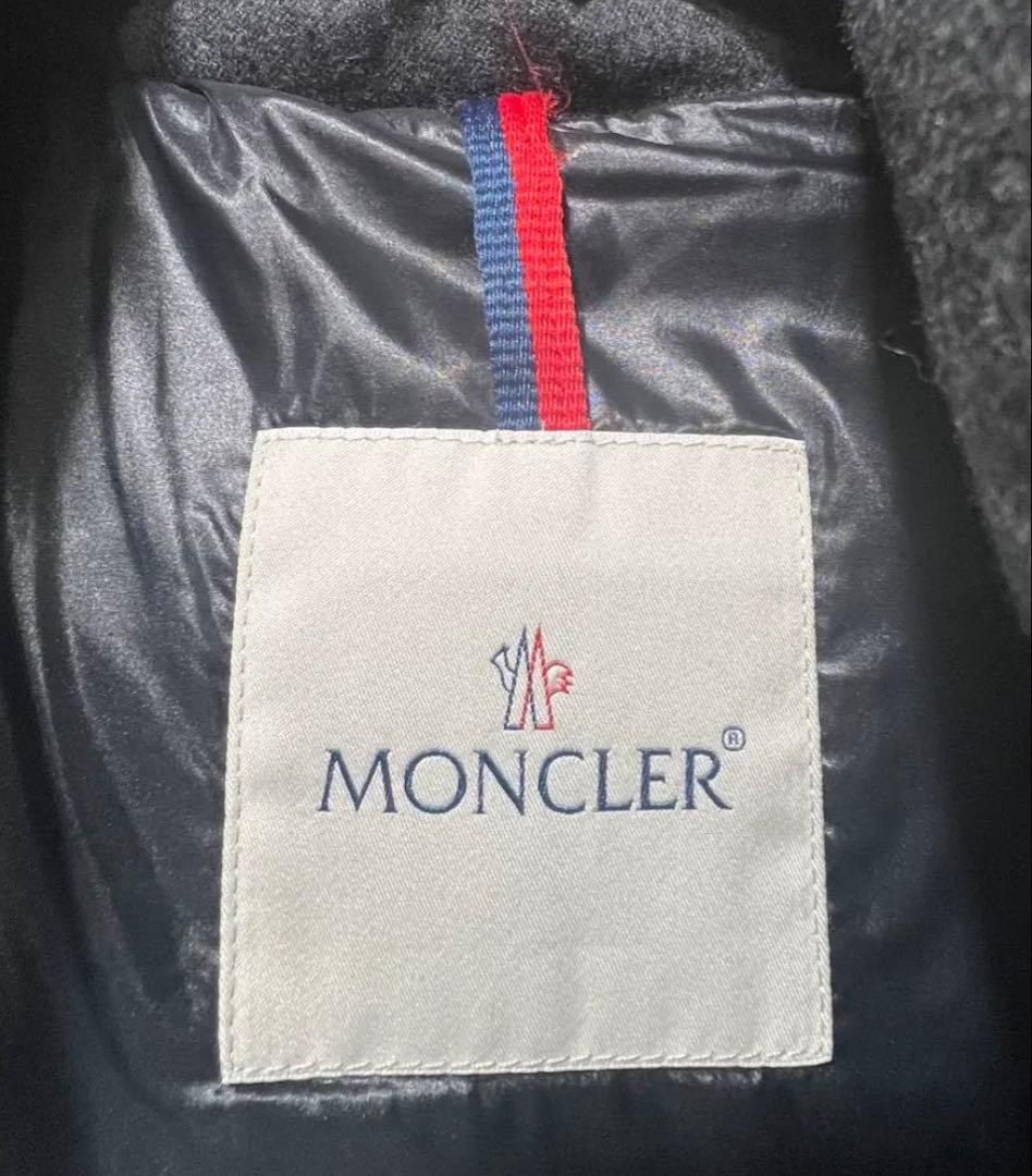 MONCLER（モンクレール) モンジュネーブルダウンジャケット グレー