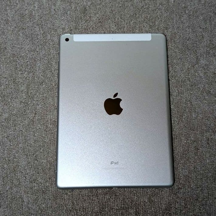 iPad 第6世代 セルラーモデル 128GB SIMフリー シルバー