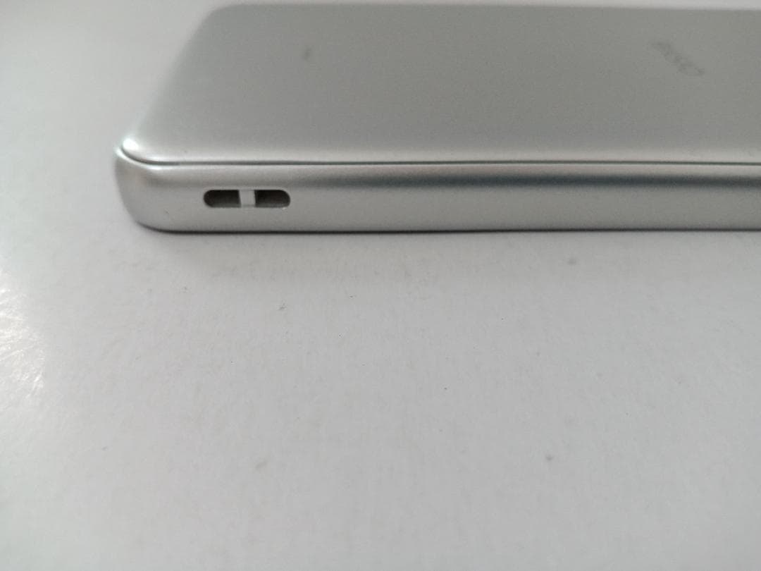 ☆ au BASIO active SHG09 シルバー