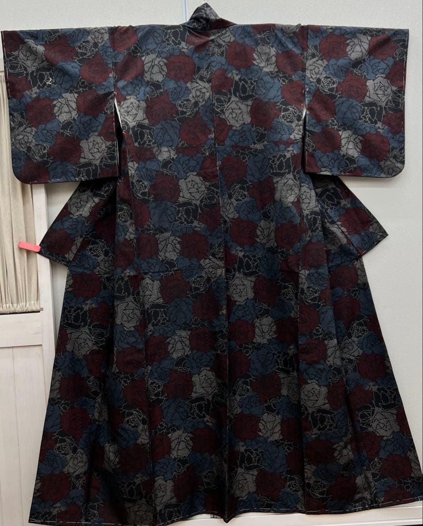 十日町紬　袷　薔薇　バラ模様の織り出し