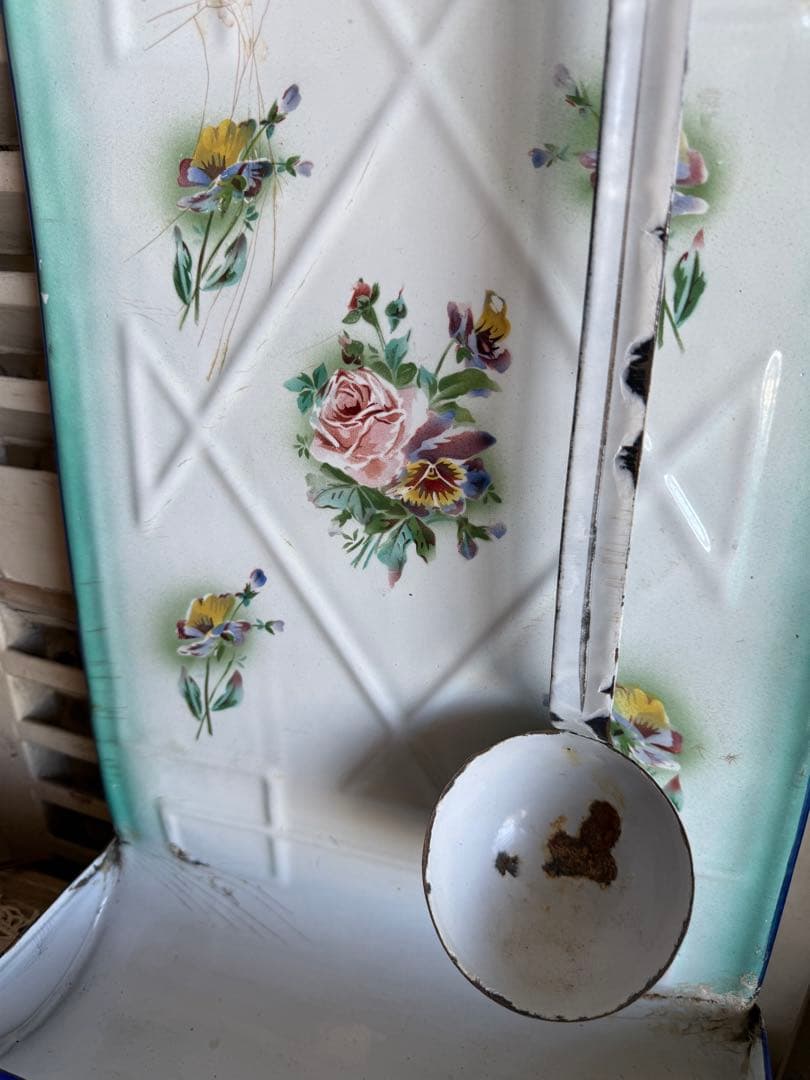 フランスアンティークジャピー社薔薇とパンジーブルーグリーンぼかしレードルラック