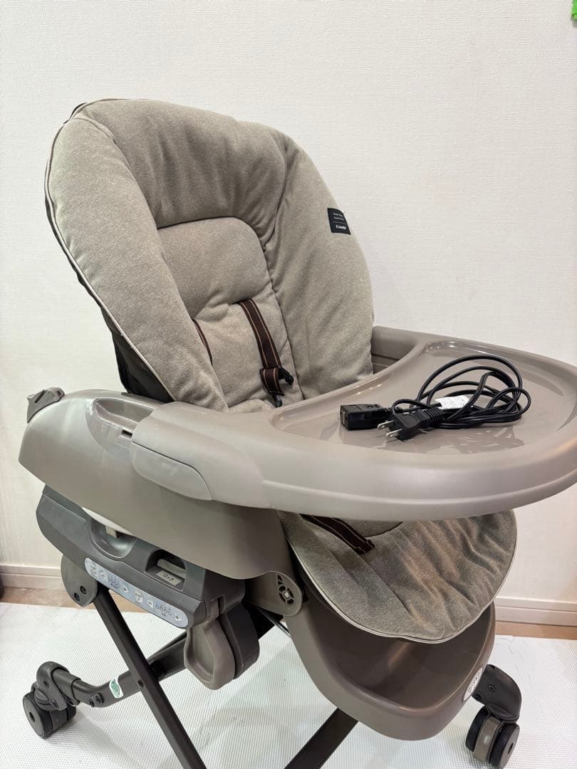 電動調整機能付きベビーチェア グレー