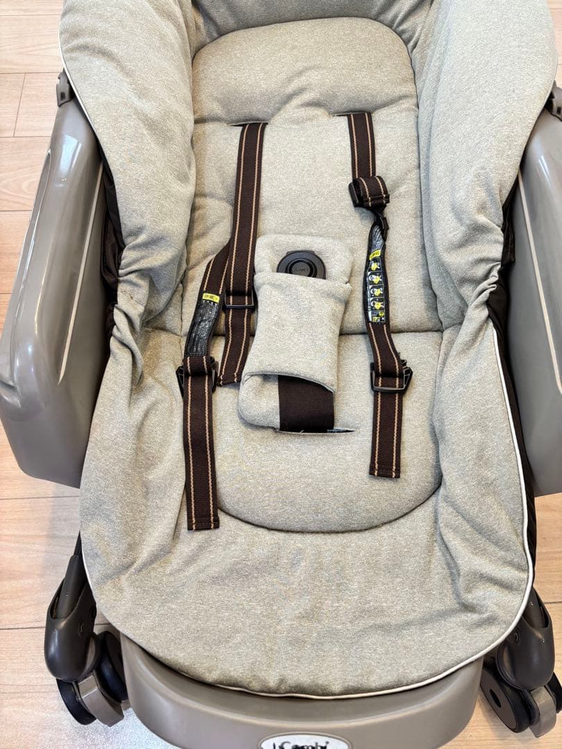 電動調整機能付きベビーチェア グレー
