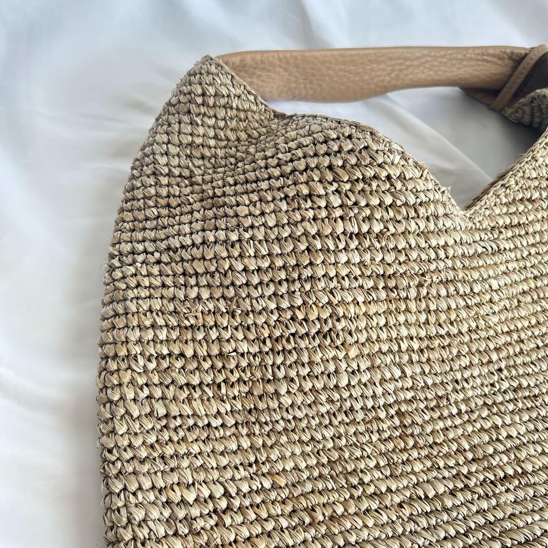 【真夏の大特価SALE！】ヴィオラドーロ　カゴバッグ　トートバッグ　タッセル