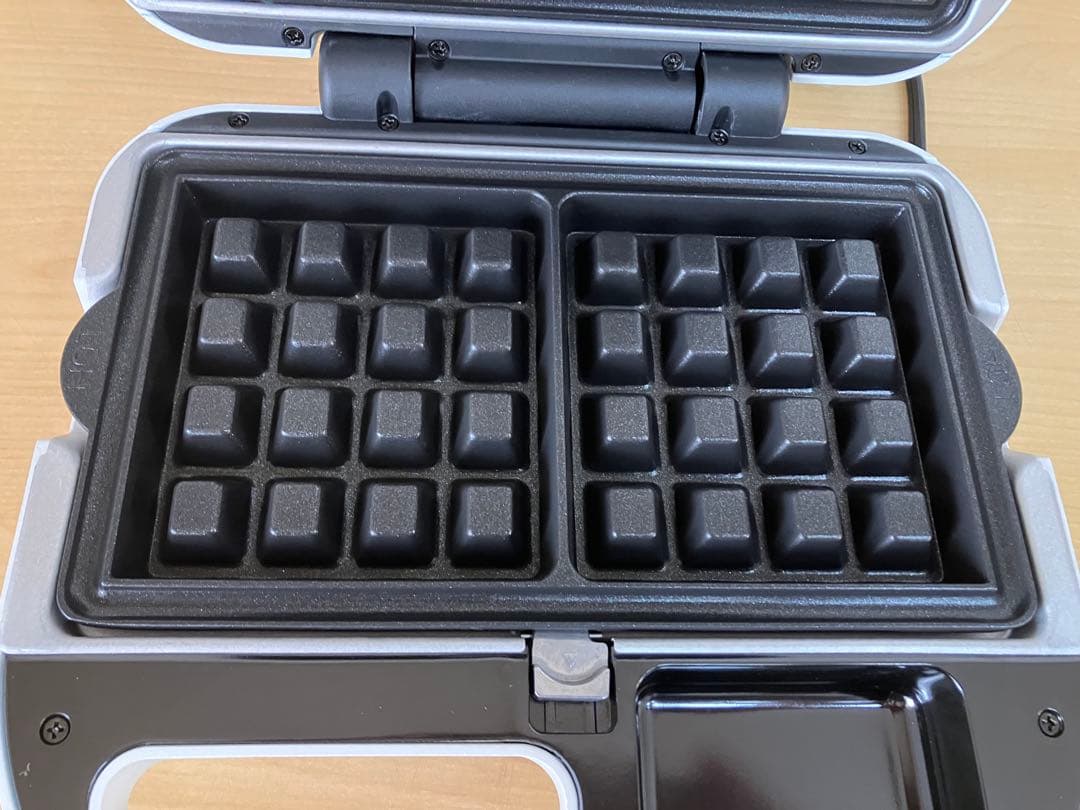 【新品】Vitantonio ワッフル ホットサンドメーカ　プレート3種類付き。