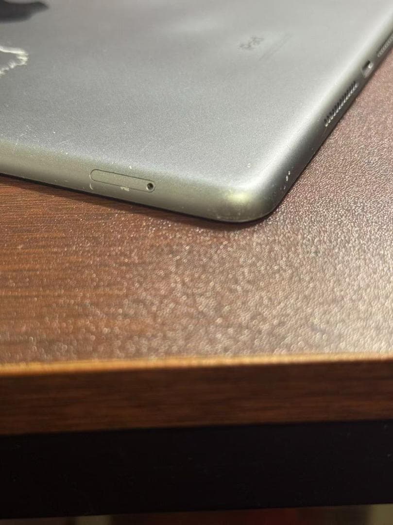 【iPad】第8世代 128GB スペースグレーWi-Fi + Cellular