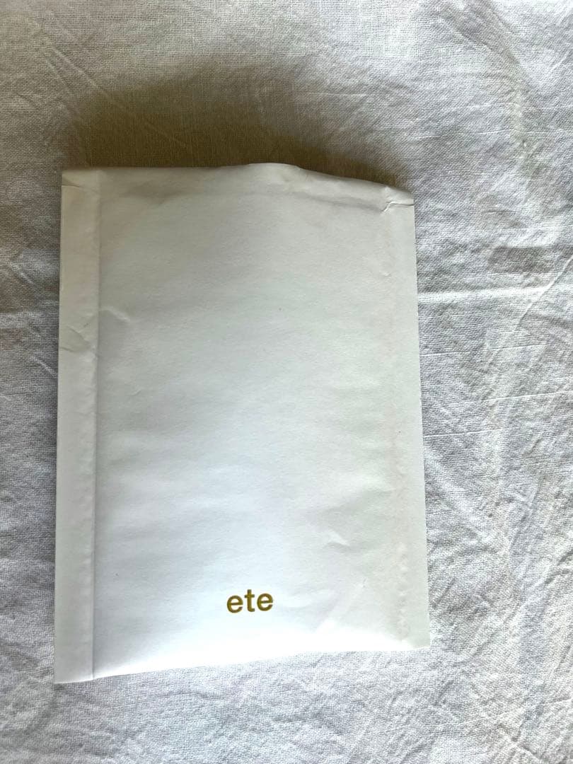 【美品】ete腕時計　トノー 1pダイヤエンボスレザーベルトレディース腕時計