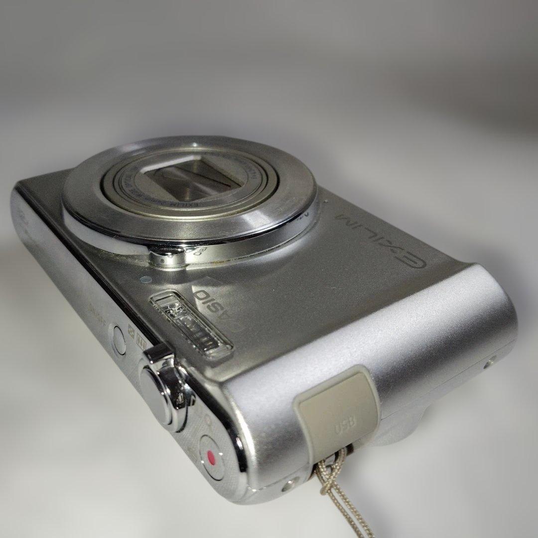 CASIO EXILIM EX-ZS240デジタルカメラ