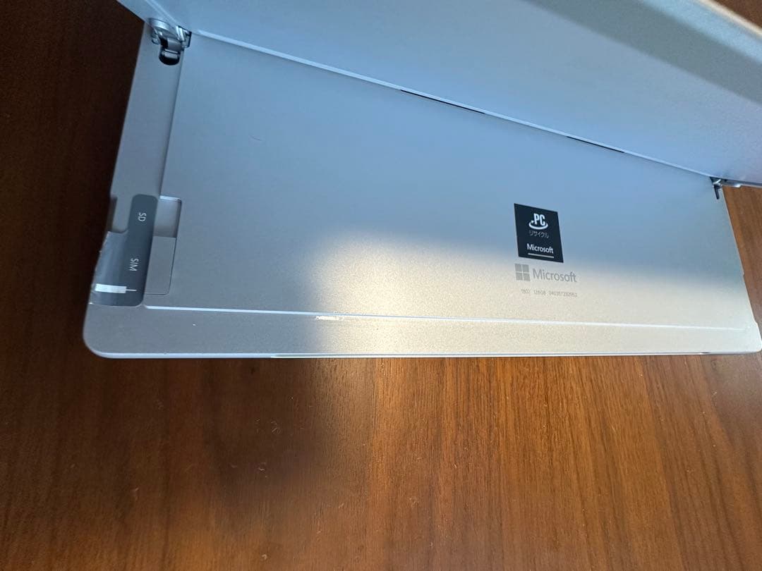 美品Surface Pro5 LTEモデル i5-7300 128GB