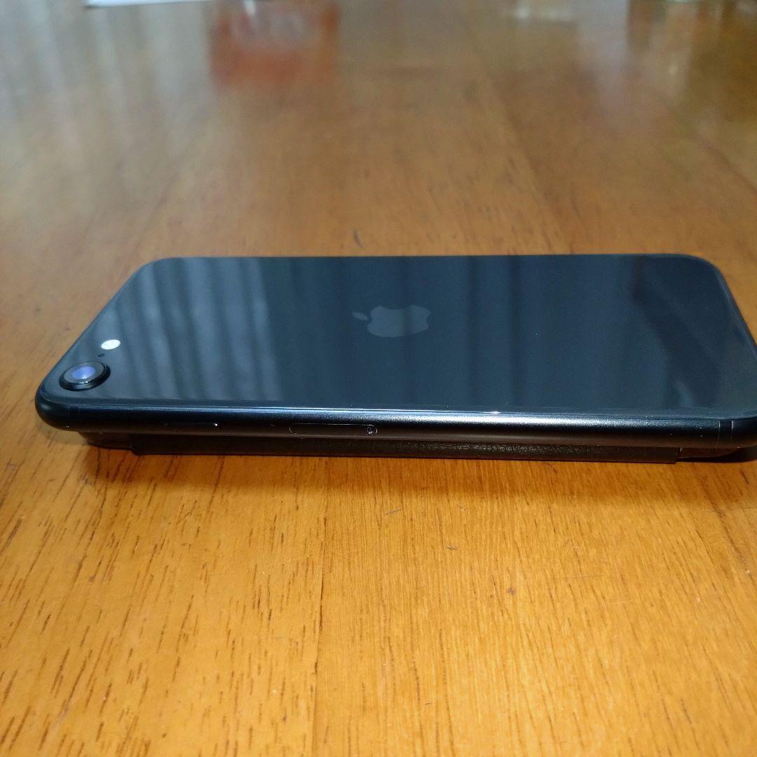 iPhone SE2 ブラック SIMフリー64GB ケース付き