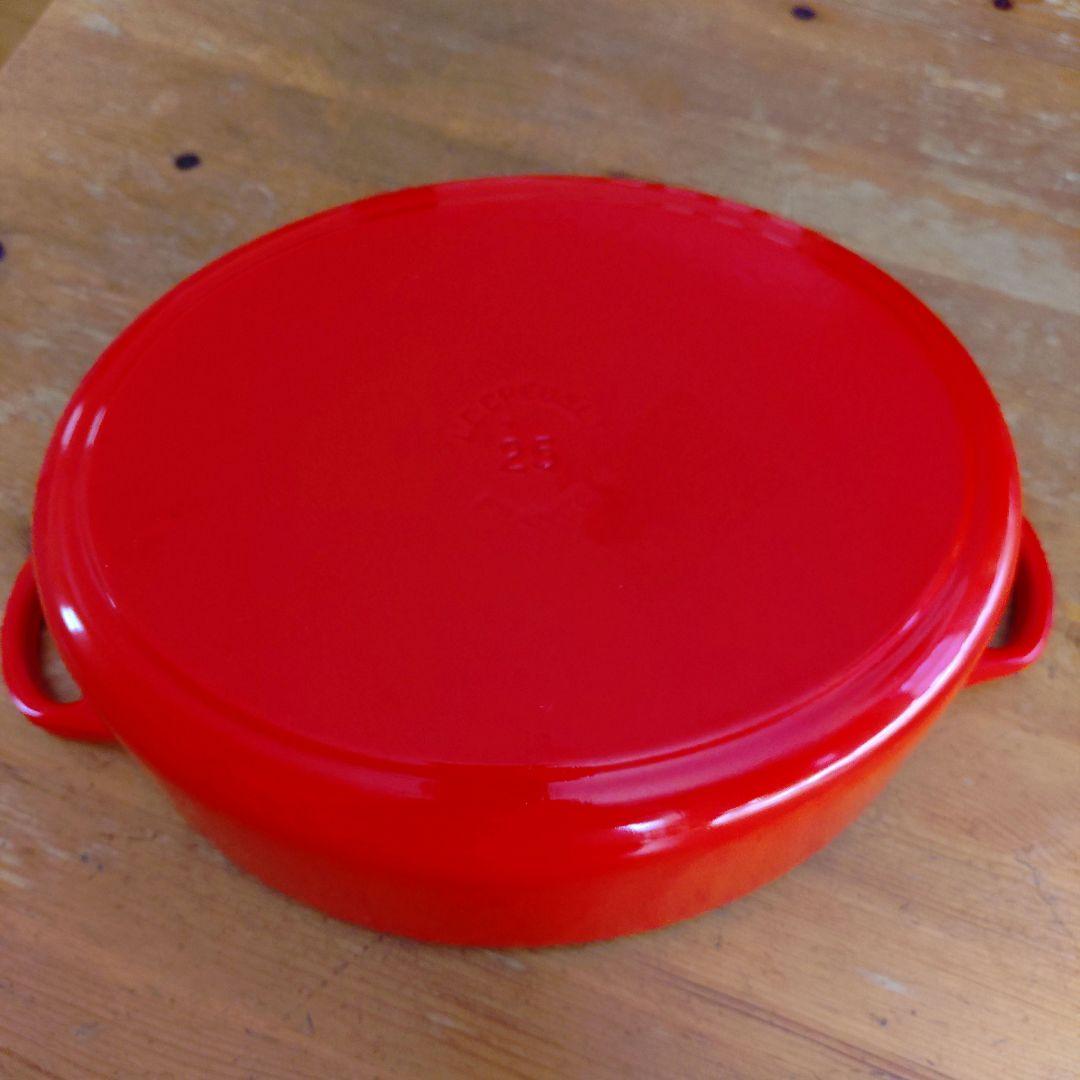 ルクルーゼ　ココットオーバル　25cm レッド　両手鍋