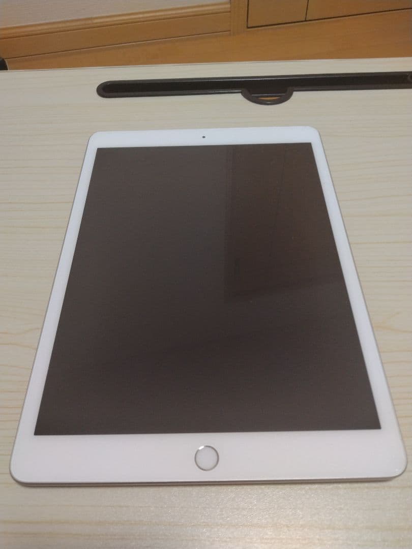 Apple iPad 10.2インチ シルバー 本体、128GB