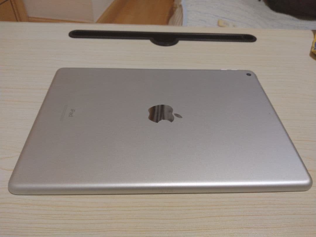 Apple iPad 10.2インチ シルバー 本体、128GB