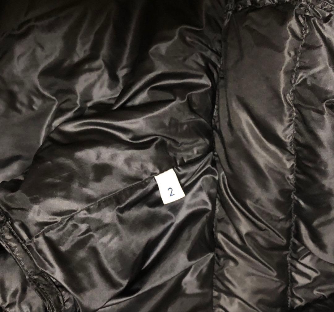 モンクレール　メンズダウンベストブラックフード付き