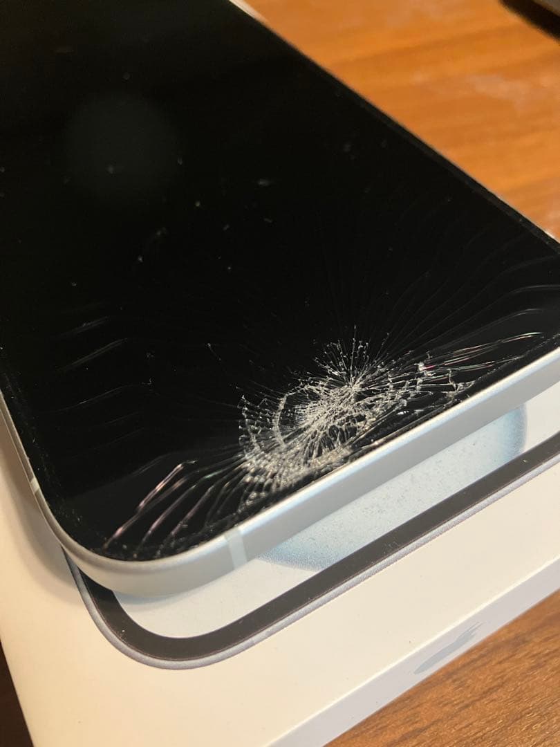 【訳あり】iPhone 15 128GB ブルー 本体 画面割れインカメラ故障